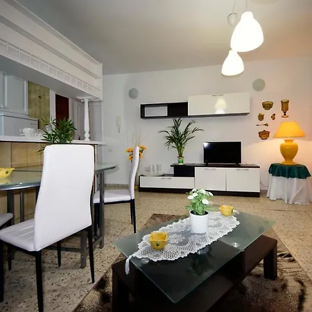 Happy Days House Las Vistas Los Cristianos (Tenerife)